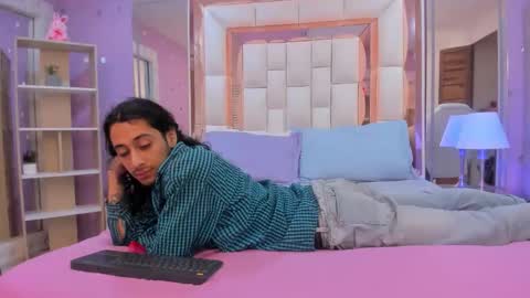 Snapshot of goldentemptation_ chatting on May 2026 08:16:02 PM goldentemptation_ online show from May 2026 08:16:02 PM