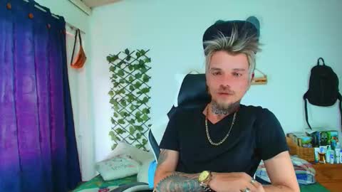 Snapshot of goldy_loyal99 chatting on March 2026 04:58:02 PM Goldy Loyal93 online show from March 2026 04:58:02 PM