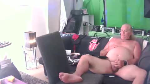 goldyguy011 online show from December 2024 08:53:01 PM