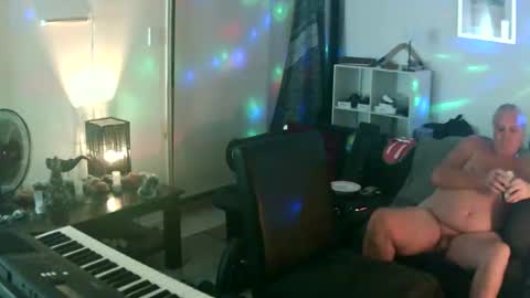 goldyguy011 online show from November 2025 02:54:01 PM