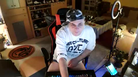 google5001 online show from October 2025 02:32:01 AM