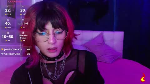 goth_minerva online show from October 2025 01:44:02 PM