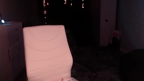 Snapshot of grace_crystal chatting on January 2025 12:18:01 AM Grace online show from January 2025 12:18:01 AM