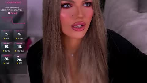 Grace online show from October 2025 03:27:01 PM