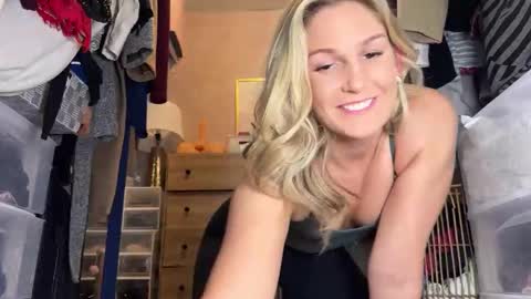 Snapshot of graciemae_baexx chatting on January 2025 08:36:02 PM Gracie Mae online show from January 2025 08:36:02 PM
