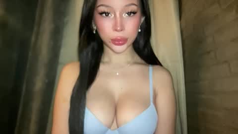 Marie Pelie online show from December 2025 08:38:02 PM