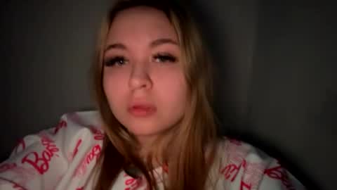 Snapshot of green_eyes_twinkl chatting on February 2025 08:57:01 PM Lina 3 online show from February 2025 08:57:01 PM