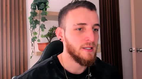 Juan online show from November 2025 06:54:01 PM