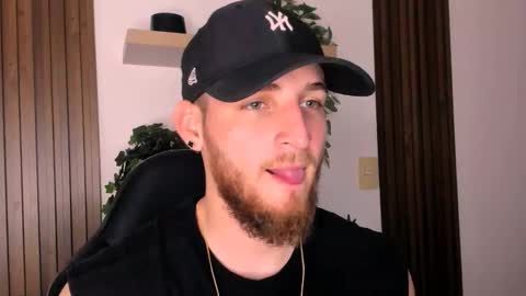 Juan online show from December 2025 03:02:02 AM