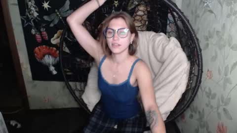 Lina online show from September 2025 03:28:01 PM