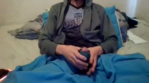 Essexboi85 online show from June 2026 06:13:02 AM