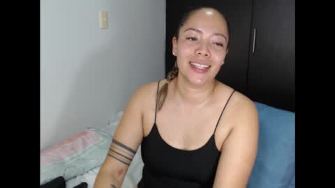 Snapshot of greicylondon chatting on October 2025 10:04:01 PM grey online show from October 2025 10:04:01 PM