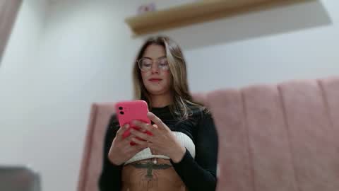 Snapshot of greta_miss chatting on October 2025 03:07:01 AM Emmy online show from October 2025 03:07:01 AM