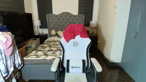 Snapshot of greta_v chatting on November 2025 09:08:02 AM greta_v online show from November 2025 09:08:02 AM