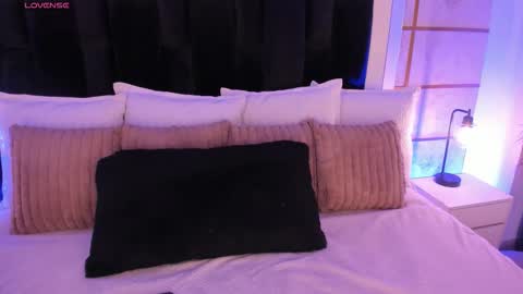 Greta Velvet  online show from February 2026 07:40:01 PM