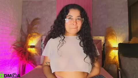 Snapshot of griselle_rousse chatting on June 2026 08:10:02 PM online show from June 2026 08:10:02 PM