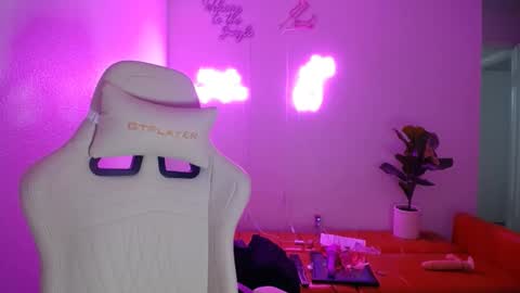 daphne online show from March 2025 02:29:01 AM