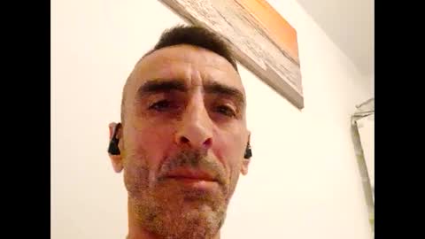 Snapshot of guanchoe chatting on March 2025 08:18:02 PM guanchoe online show from March 2025 08:18:02 PM