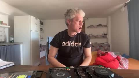 Snapshot of guardiannif_ chatting on February 2026 12:04:01 PM guardiannif_ online show from February 2026 12:04:01 PM