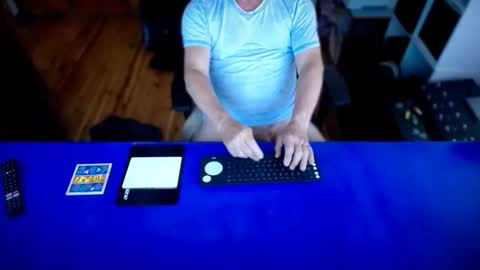 guesswhatigot2 online show from November 2025 04:15:02 AM