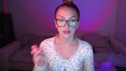 Marta online show from November 2025 08:53:01 PM