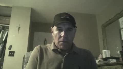 Snapshot of guy8inches4u chatting on September 2025 02:33:01 AM guy8inches4u online show from September 2025 02:33:01 AM