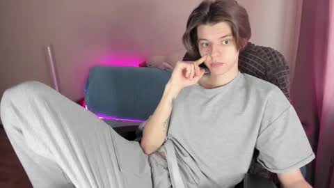 guy_liam1 online show from February 2025 02:14:02 PM