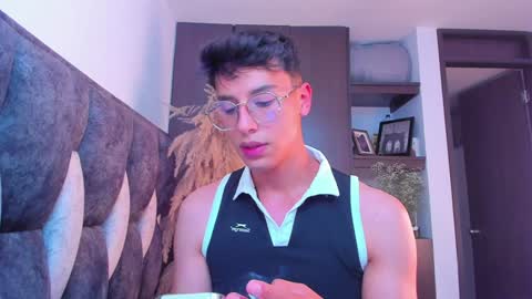 Snapshot of guy_twinks chatting on December 2024 12:51:02 AM Gabriel online show from December 2024 12:51:02 AM