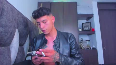 Snapshot of guy_twinks chatting on January 2025 02:03:02 AM Gabriel online show from January 2025 02:03:02 AM