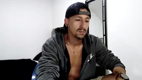 Snapshot of guykarim chatting on January 2025 03:34:02 AM karim online show from January 2025 03:34:02 AM