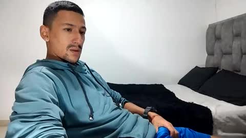 Snapshot of guykarim chatting on March 2025 12:00:01 PM karim online show from March 2025 12:00:01 PM