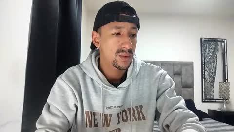 Snapshot of guykarim chatting on May 2026 11:17:01 AM karim online show from May 2026 11:17:01 AM