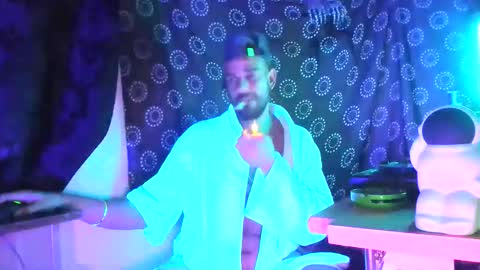 Snapshot of guyst_049 chatting on February 2026 11:28:02 PM GuyST049 online show from February 2026 11:28:02 PM