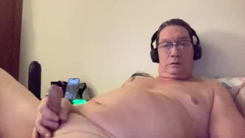 Snapshot of gwashere4u chatting on December 2024 03:54:02 AM gwashere4u online show from December 2024 03:54:02 AM