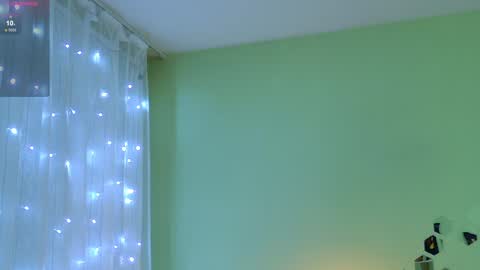 Snapshot of gwen_lady chatting on December 2024 05:55:02 PM Sweety Kitty online show from December 2024 05:55:02 PM