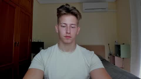 Oliver online show from March 2025 03:45:02 PM