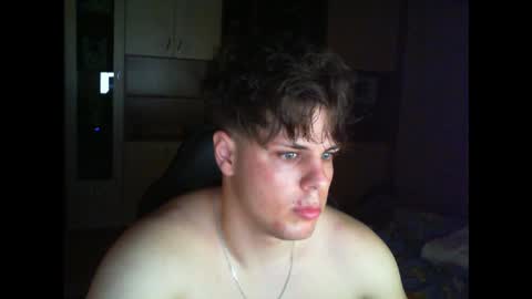 gymguy0505 online show from December 2025 10:28:01 PM