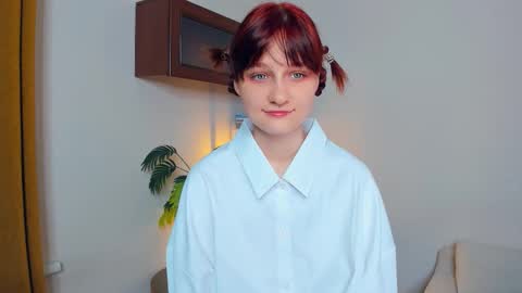 Kelly  Lilly online show from September 2025 06:40:01 PM