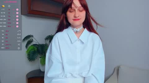 Kelly  Lilly online show from September 2025 06:53:01 PM