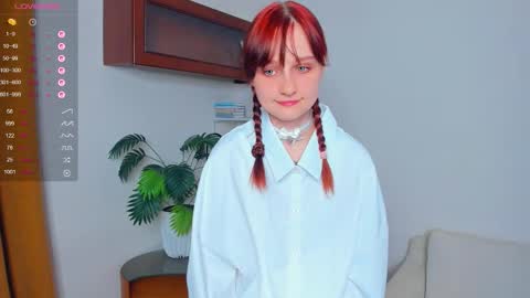 Kelly  Lilly online show from September 2025 06:53:01 PM