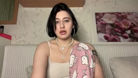 Helga online show from November 2025 12:49:01 PM