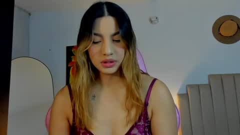 Snapshot of h3y_mia3 chatting on July 2026 02:36:02 AM Paulina online show from July 2026 02:36:02 AM