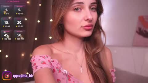 Snapshot of hadleynichols chatting on May 2026 01:25:02 AM Hi Im Rebecca Glad to see you in my room PVT is open online show from May 2026 01:25:02 AM