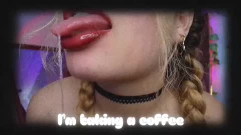 Snapshot of haelycute chatting on November 2025 11:45:01 AM Haely online show from November 2025 11:45:01 AM