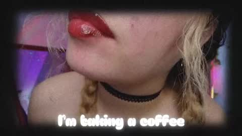 Snapshot of haelycute chatting on November 2025 11:32:02 AM Haely online show from November 2025 11:32:02 AM