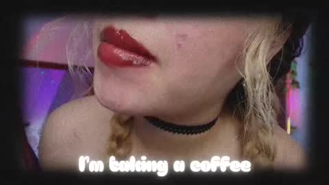 Snapshot of haelycute chatting on November 2025 11:09:01 AM Haely online show from November 2025 11:09:01 AM