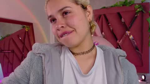 Snapshot of haelycute chatting on November 2025 12:00:02 PM Haely online show from November 2025 12:00:02 PM