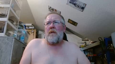 Snapshot of haiflosse chatting on May 2026 03:32:01 PM haiflosse online show from May 2026 03:32:01 PM