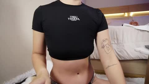 Snapshot of hailey_09 chatting on November 2025 02:16:02 PM Hailey online show from November 2025 02:16:02 PM