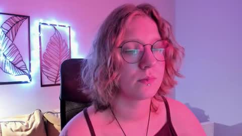 Hailey online show from November 2025 08:52:02 AM